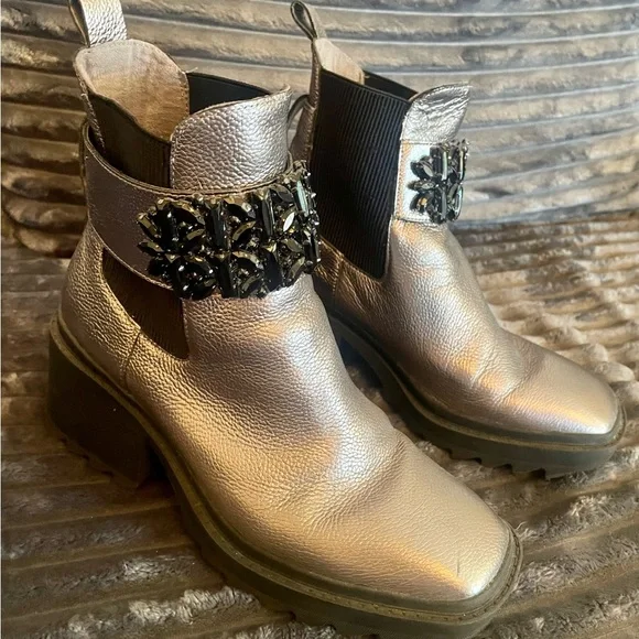 Karl Lagerfeld Silver Heeled Boots with Black Accents - Picture 1 of 2